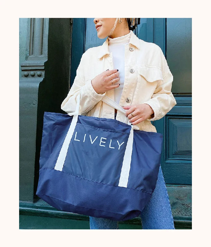 The Jet Set Drawstring Tote - GWP: Navy/White