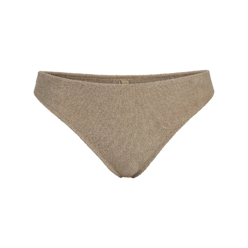 TERRY THONG | DESERT